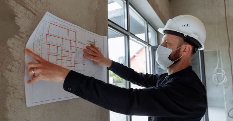 קונסטרוקטור או אדריכל: מי עושה מה ומתי צריך שניהם